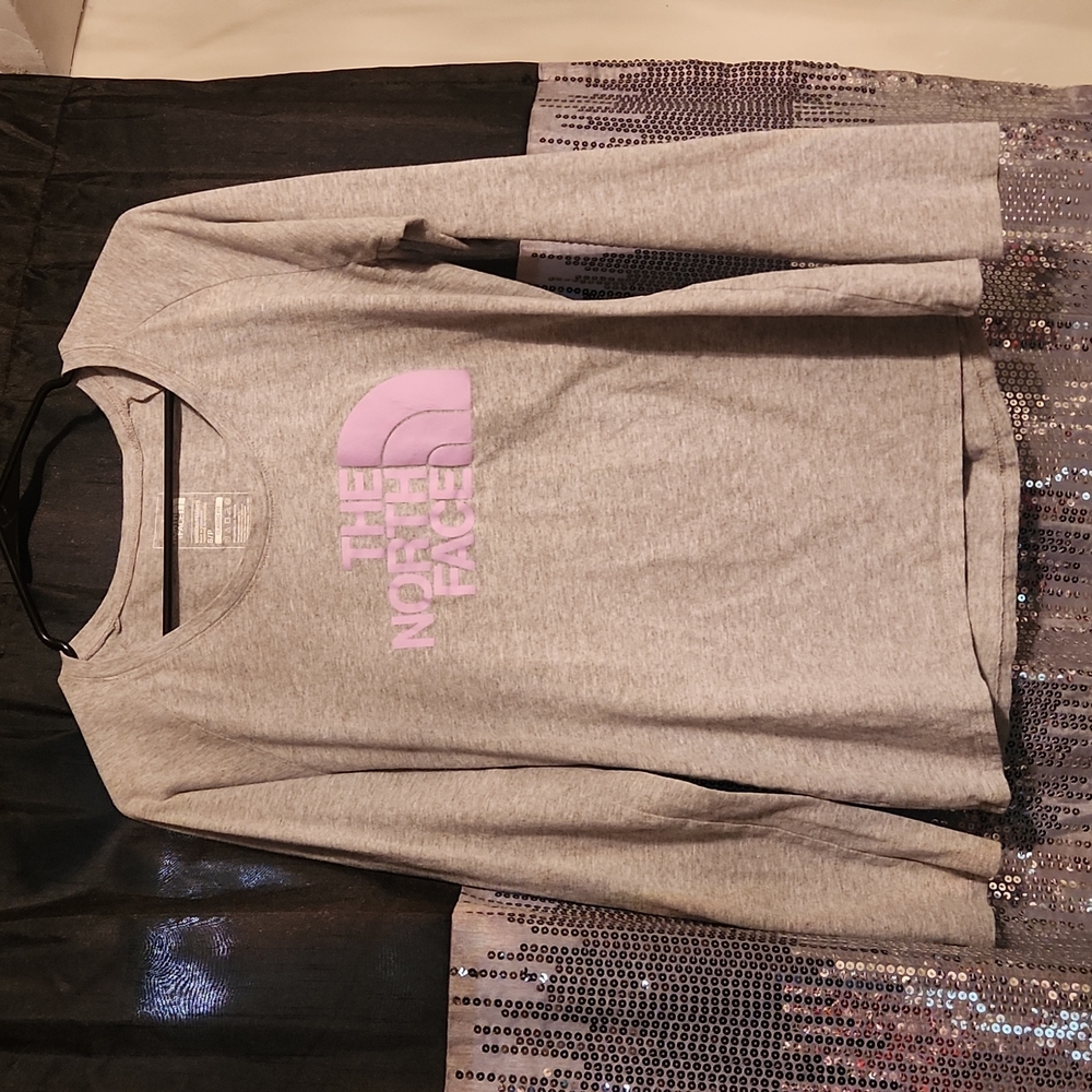 THE NORTH FACE TOP